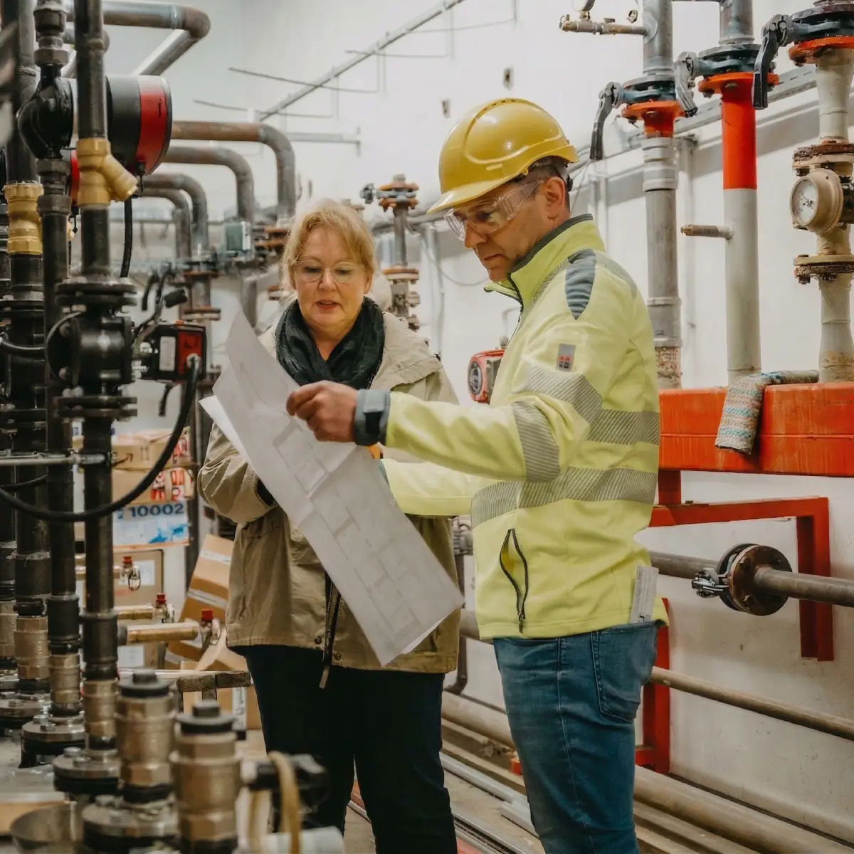 EST Team im Heizungskeller